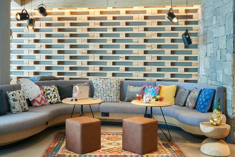 Moxy Patra Marina - Lobi