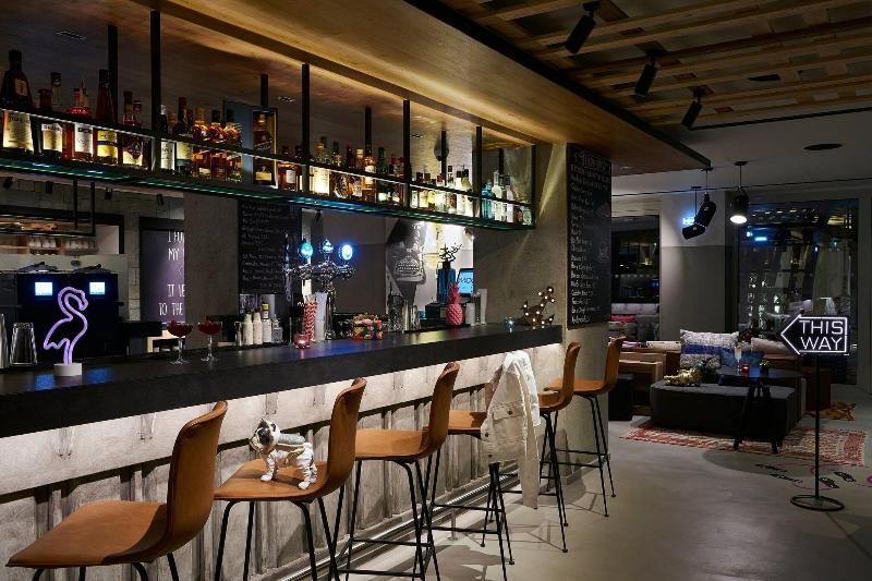 Moxy Patra Marina - Lobi