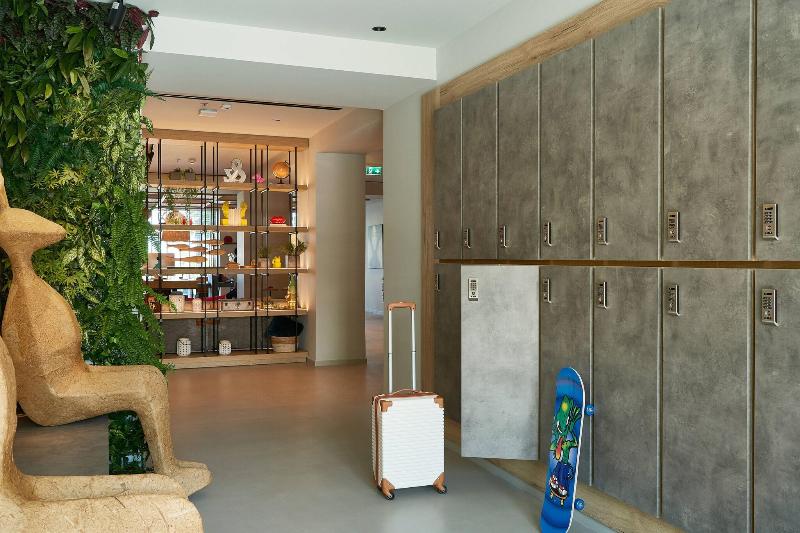 Moxy Patra Marina - Lobi
