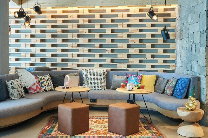 Moxy Patra Marina - Lobi