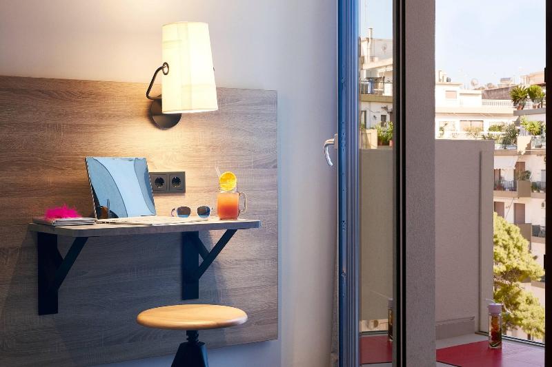 Moxy Patra Marina - Oda