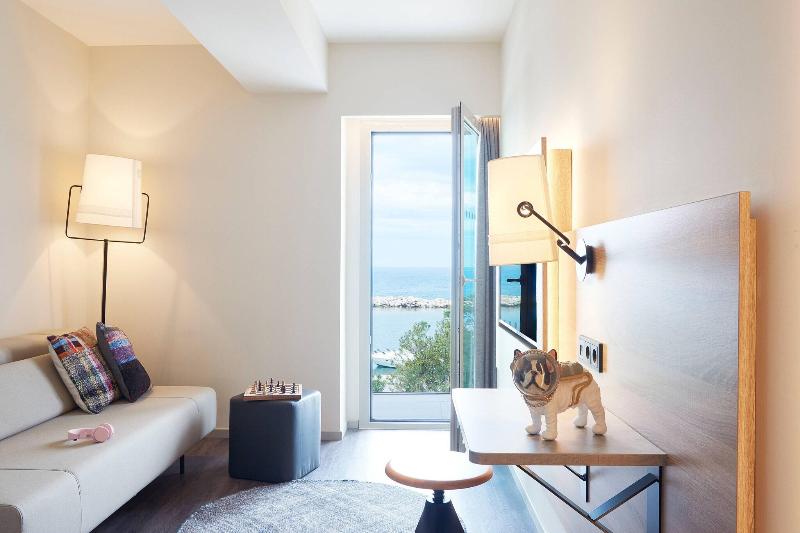 Moxy Patra Marina - Oda