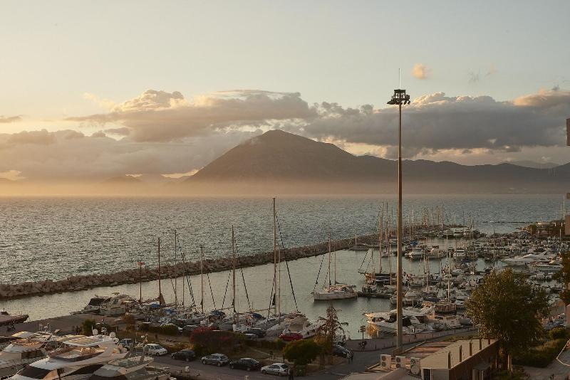 Moxy Patra Marina - Oda