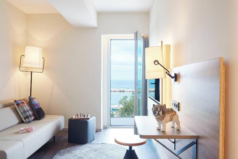 Moxy Patra Marina - Oda