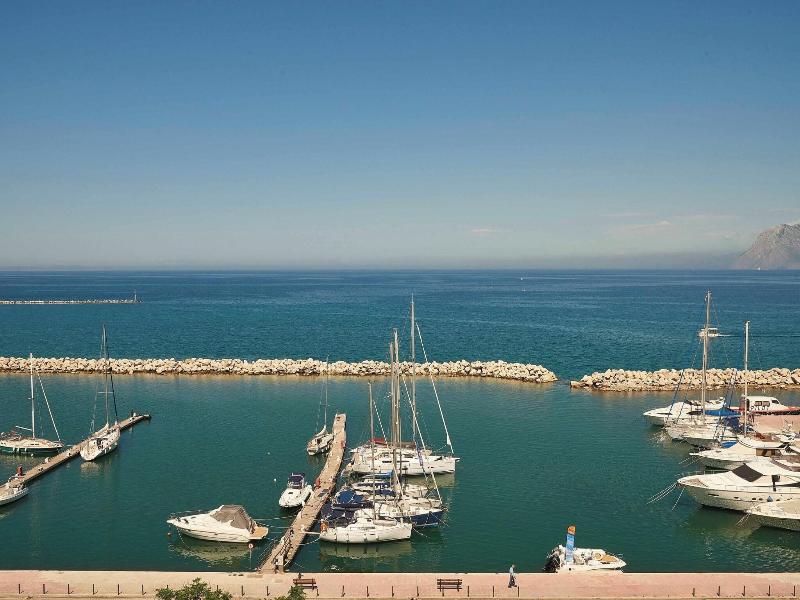 Moxy Patra Marina - Oda