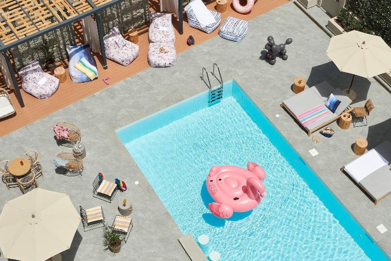 Moxy Patra Marina - Havuz