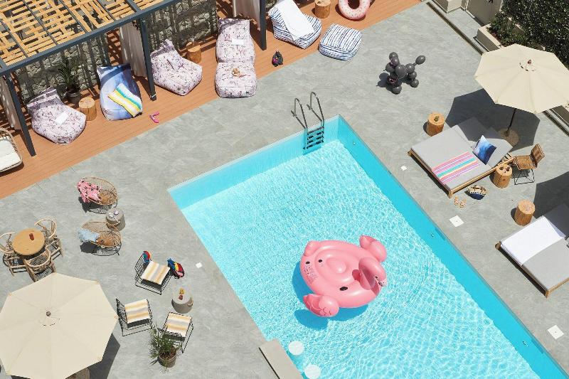 Moxy Patra Marina - Havuz
