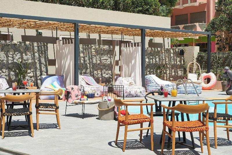 Moxy Patra Marina - Havuz