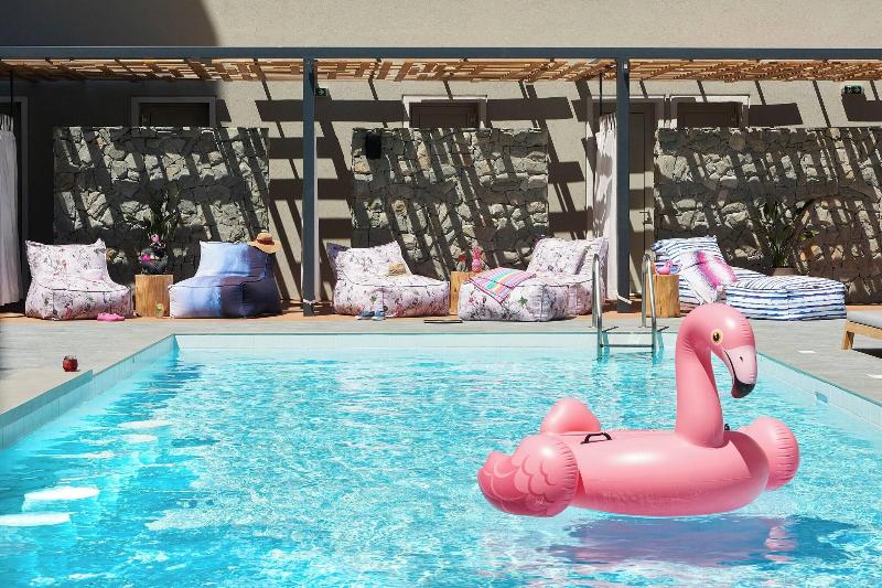 Moxy Patra Marina - Havuz