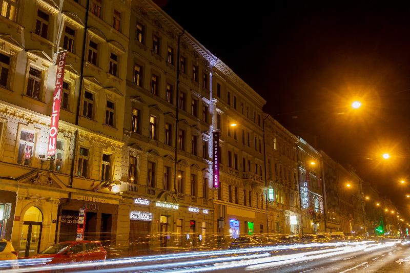 Vinohradsky Dum - Genel