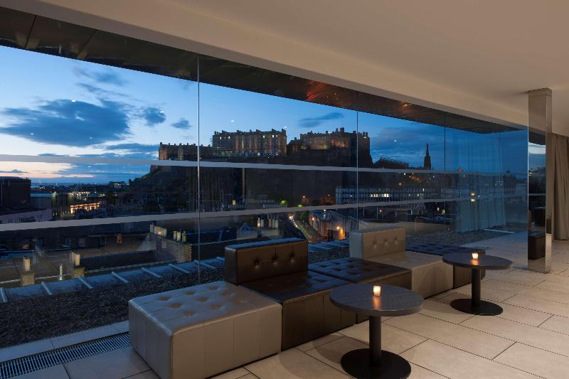 DoubleTree by Hilton Edinburgh City Centre - Bar