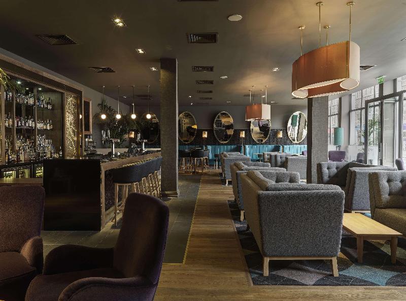 DoubleTree by Hilton Edinburgh City Centre - Bar