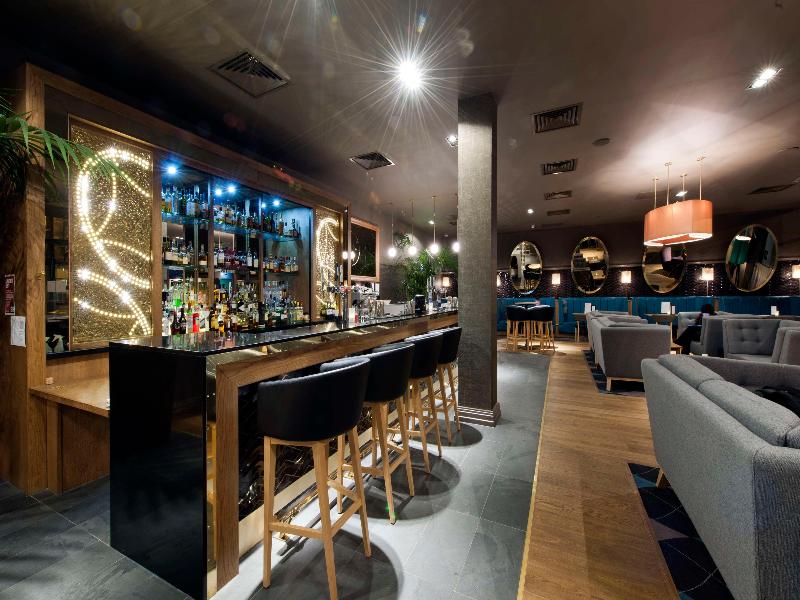 DoubleTree by Hilton Edinburgh City Centre - Bar