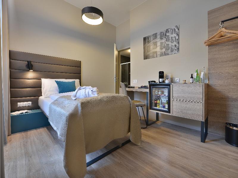 EA Hotel New Town - Oda