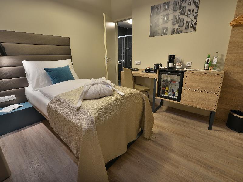 EA Hotel New Town - Oda