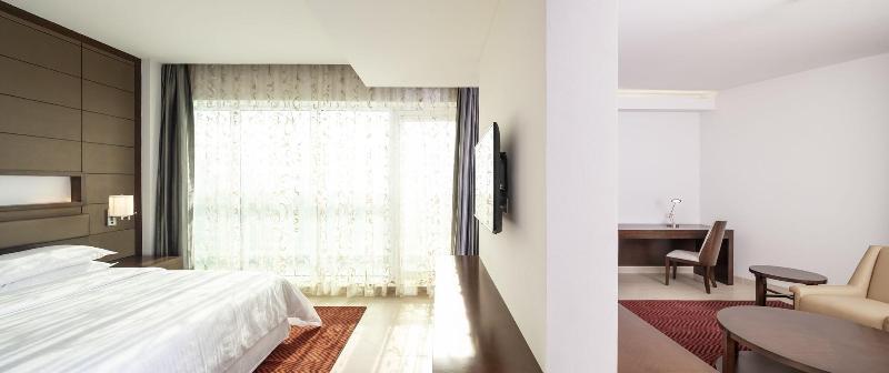 Four Points by Sheraton Sharjah - Oda
