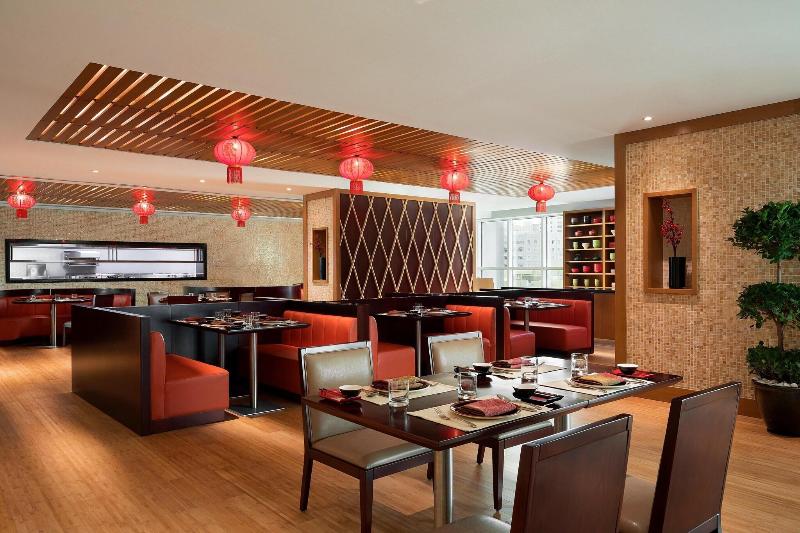 Four Points by Sheraton Sharjah - Restoran