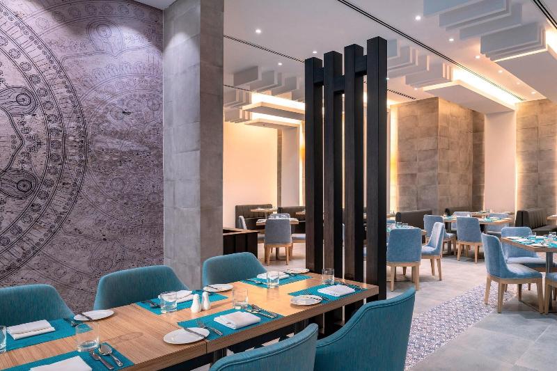 Four Points by Sheraton Sharjah - Restoran