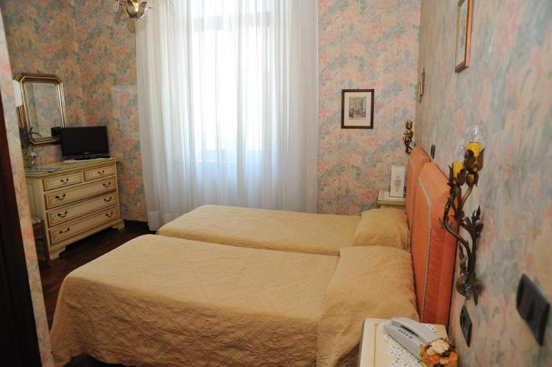Savona - Oda