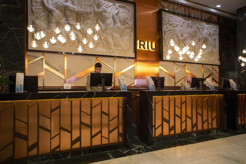 Hotel Riu Plaza España - Lobi