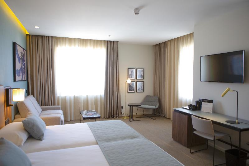 Hotel Riu Plaza España - Oda