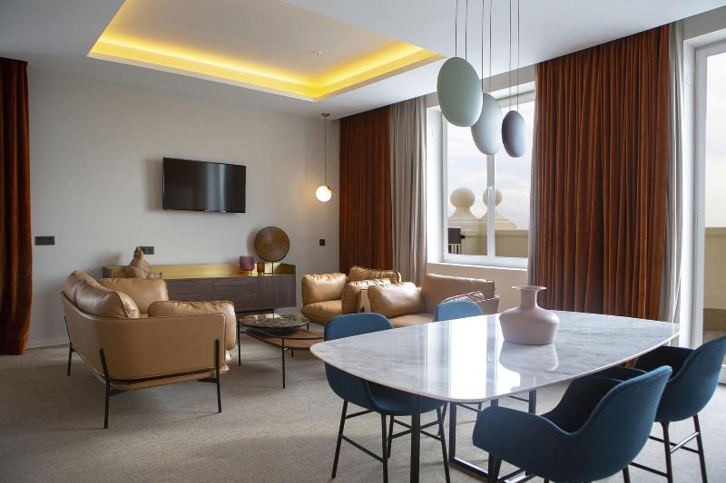 Hotel Riu Plaza España - Oda