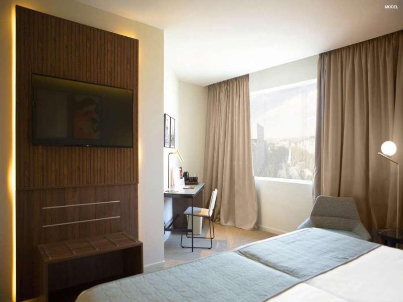 Hotel Riu Plaza España - Oda