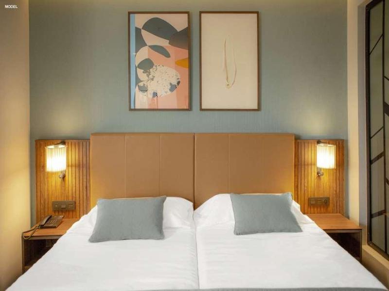 Hotel Riu Plaza España - Oda