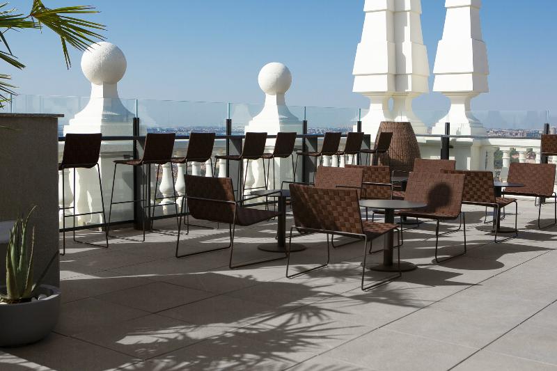 Hotel Riu Plaza España - Teras