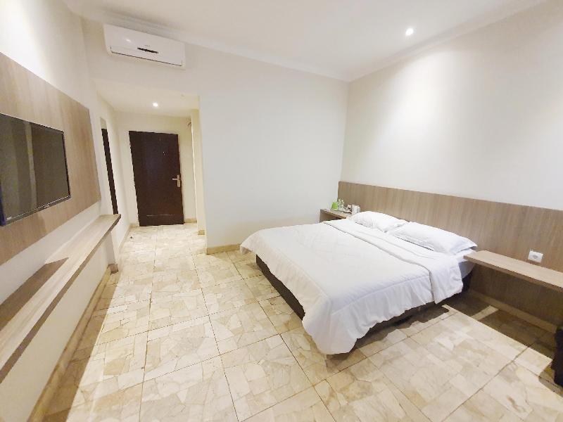 77 Sunset Plaza - Oda