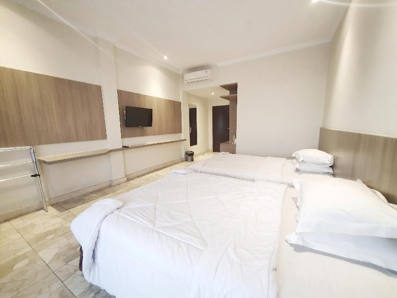 77 Sunset Plaza - Oda