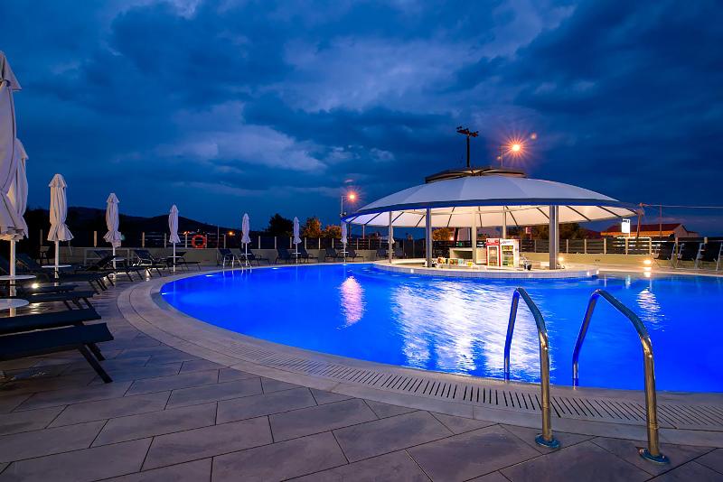 The Dome Luxury Hotel - Havuz