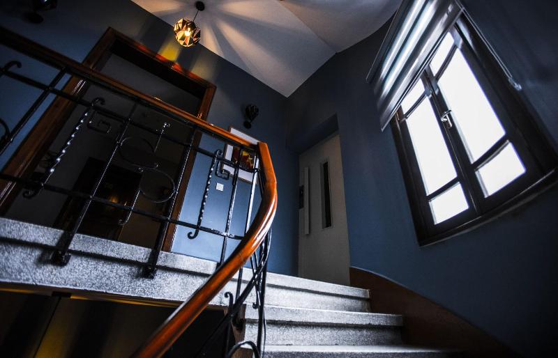 The Void Hotel - Lobi