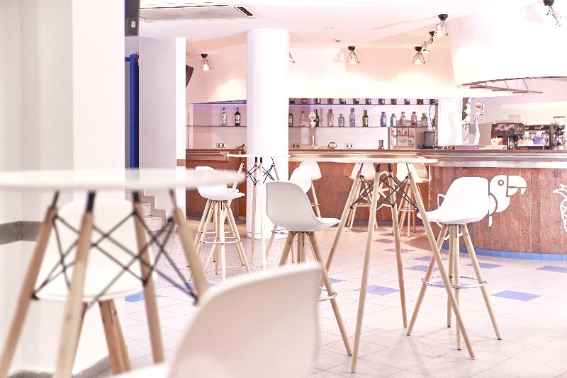 Checkin Caribe Youth Hotel - Bar