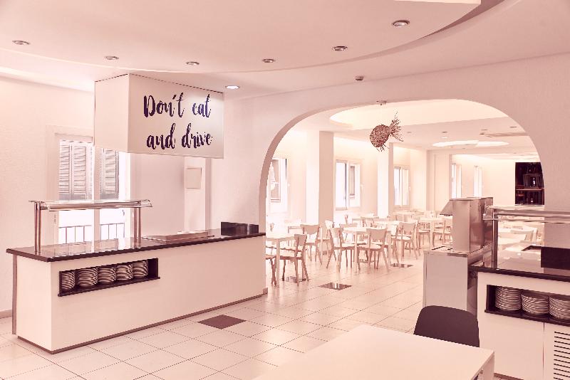 Checkin Caribe Youth Hotel - Restoran