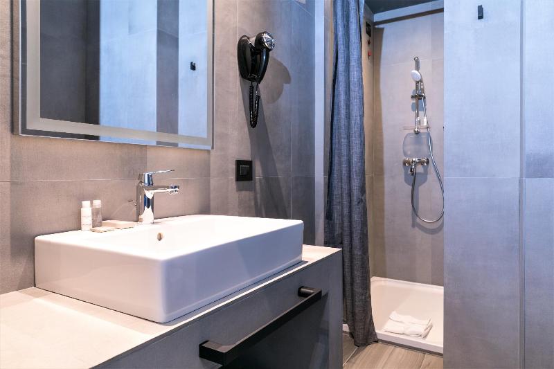 J24 Hotel Milano - Oda