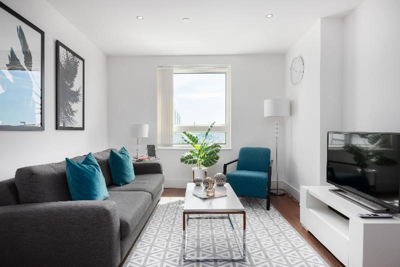 Lincoln Plaza One-Bedroom Apartments - Lobi