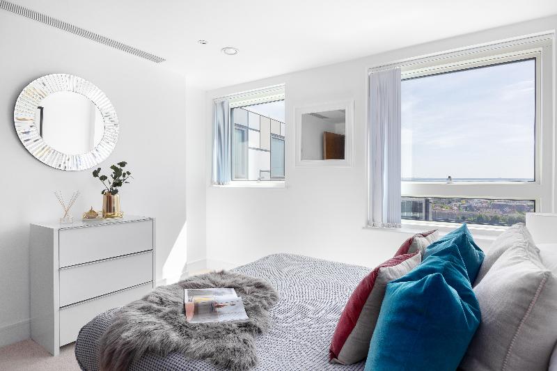 Lincoln Plaza One-Bedroom Apartments - Genel
