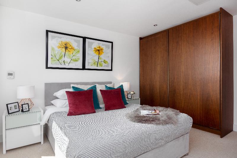 Lincoln Plaza One-Bedroom Apartments - Genel