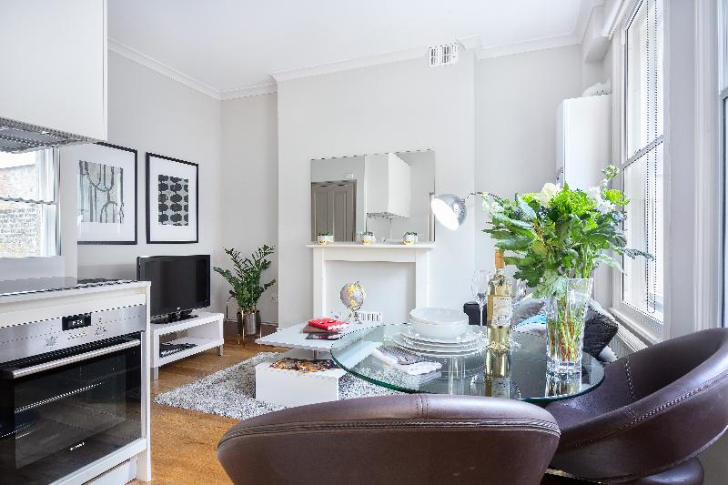 Cleveland Residences Apartments - Lobi