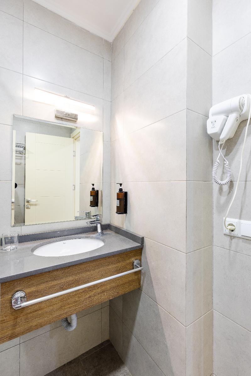 Aqua Batumi Hotel and Apartments - Oda