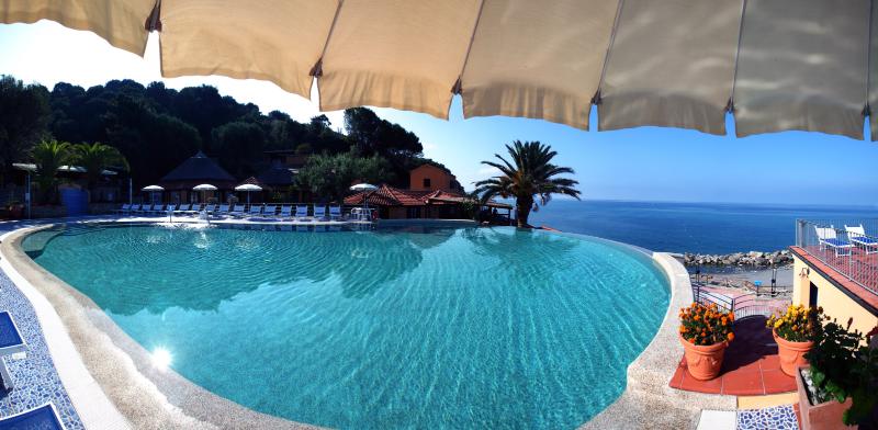 Resort Baia Del Silenzio - Havuz