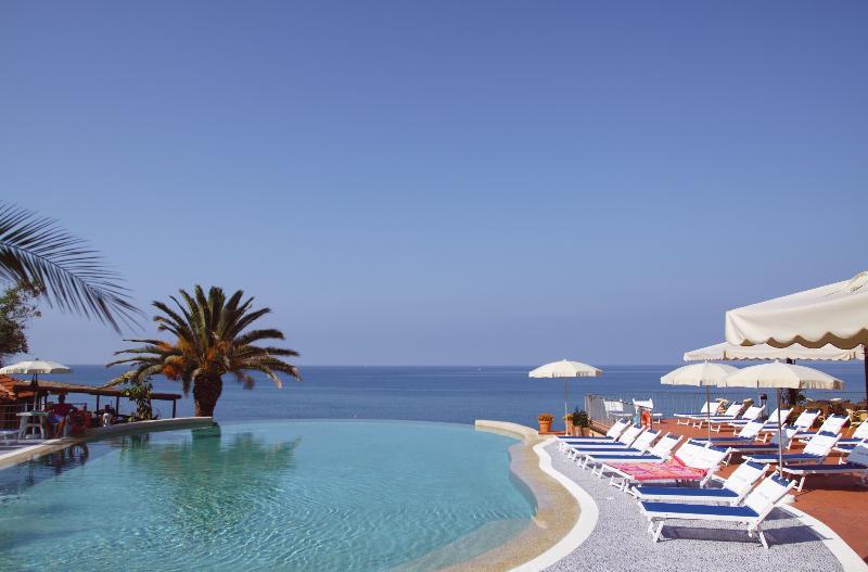 Resort Baia Del Silenzio - Havuz