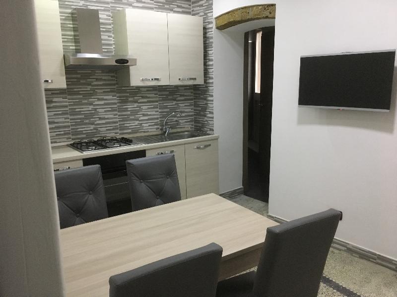MB95 - Mezzocannone Luxurious Bed&Breakfast - Oda