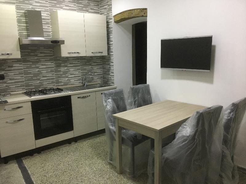 MB95 - Mezzocannone Luxurious Bed&Breakfast - Oda