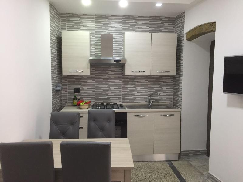 MB95 - Mezzocannone Luxurious Bed&Breakfast - Oda