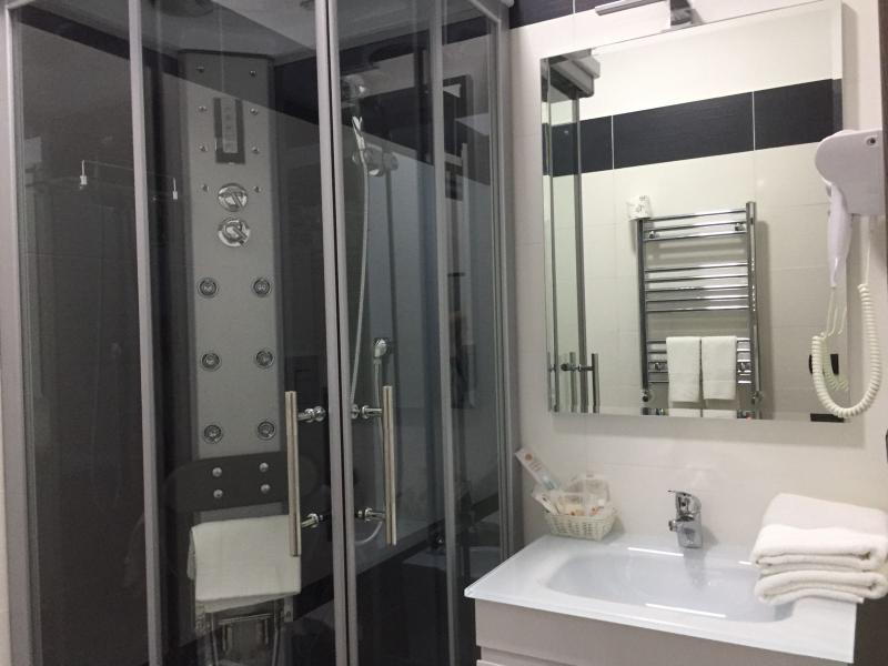 MB95 - Mezzocannone Luxurious Bed&Breakfast - Oda