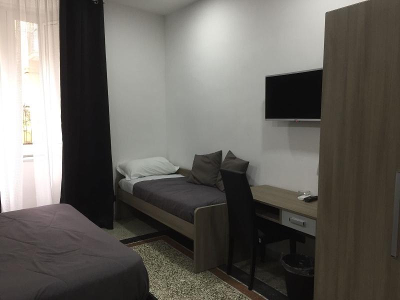 MB95 - Mezzocannone Luxurious Bed&Breakfast - Oda