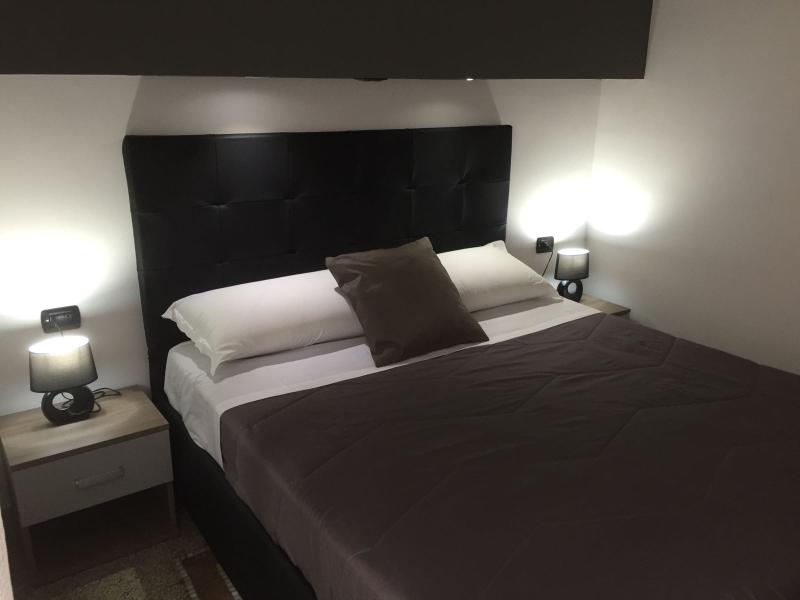 MB95 - Mezzocannone Luxurious Bed&Breakfast - Oda
