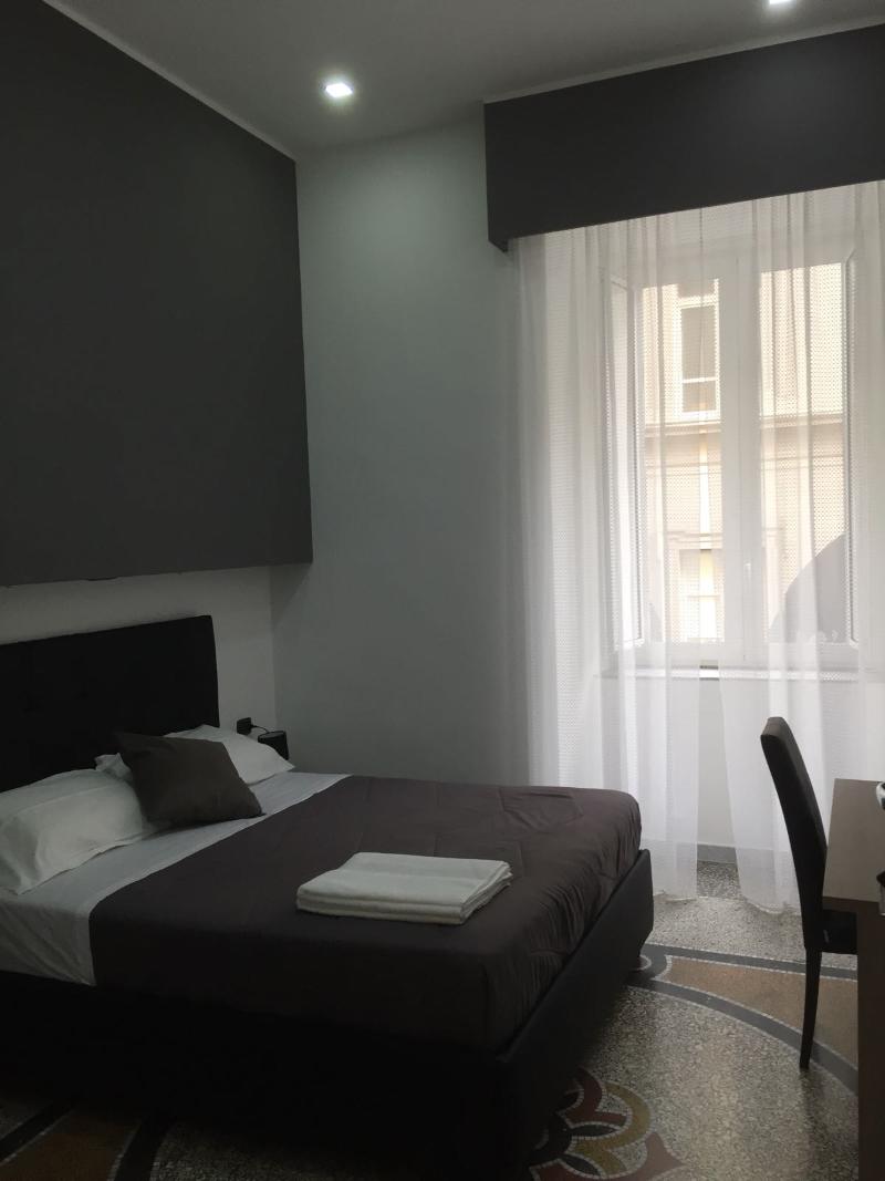 MB95 - Mezzocannone Luxurious Bed&Breakfast - Oda
